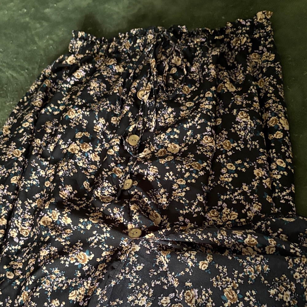 Chic Black Floral A-Line Skirt